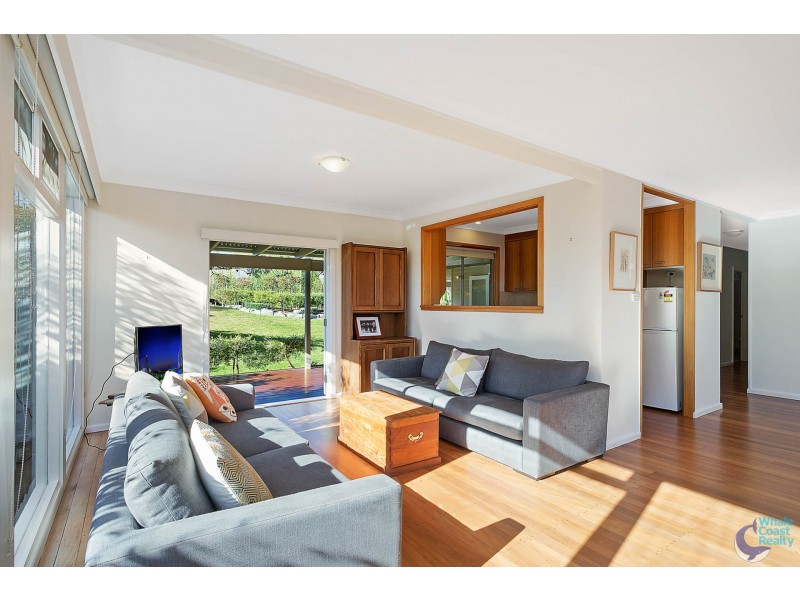 25 Lake View Drive, Narooma NSW 2546