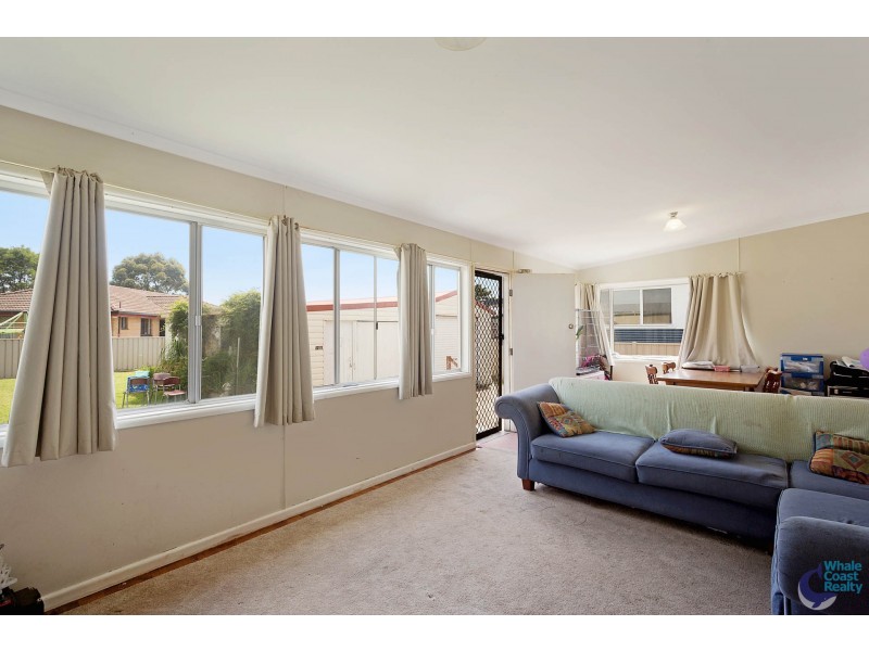 8 Hyland Avenue, Narooma NSW 2546