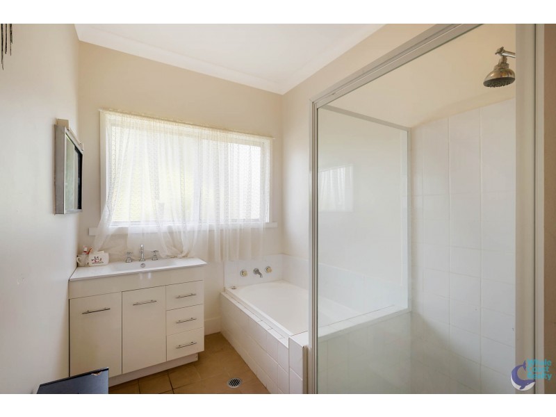 8 Hyland Avenue, Narooma NSW 2546