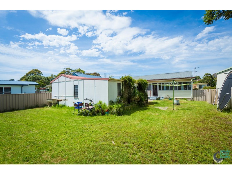 8 Hyland Avenue, Narooma NSW 2546