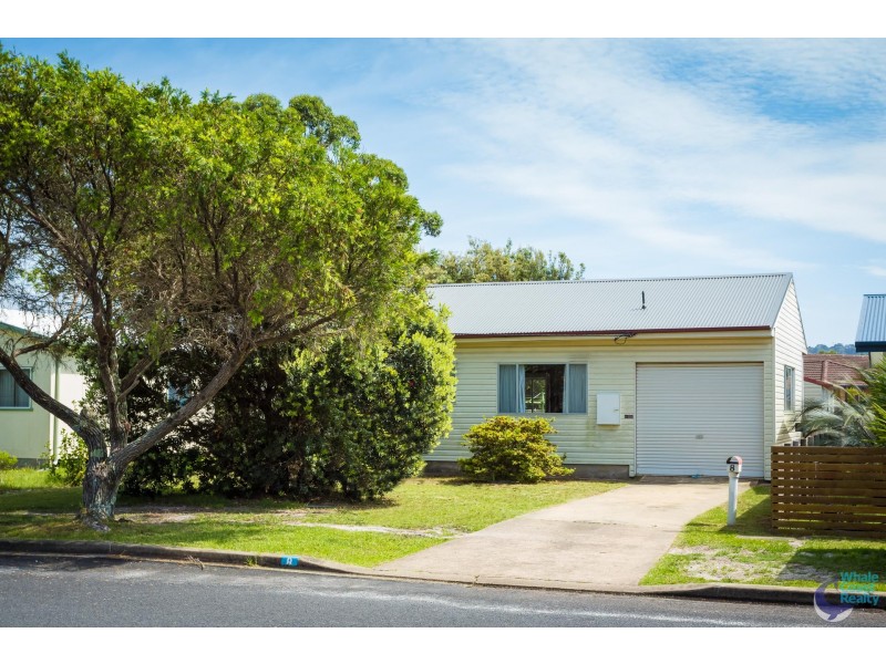 8 Hyland Avenue, Narooma NSW 2546