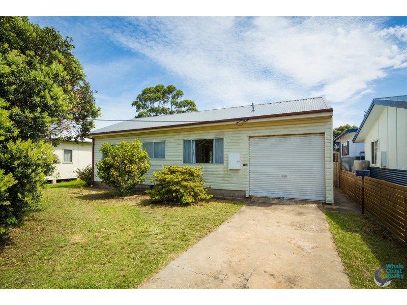 8 Hyland Avenue, Narooma NSW 2546