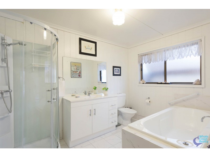 17 Lakeside Drive, Kianga NSW 2546