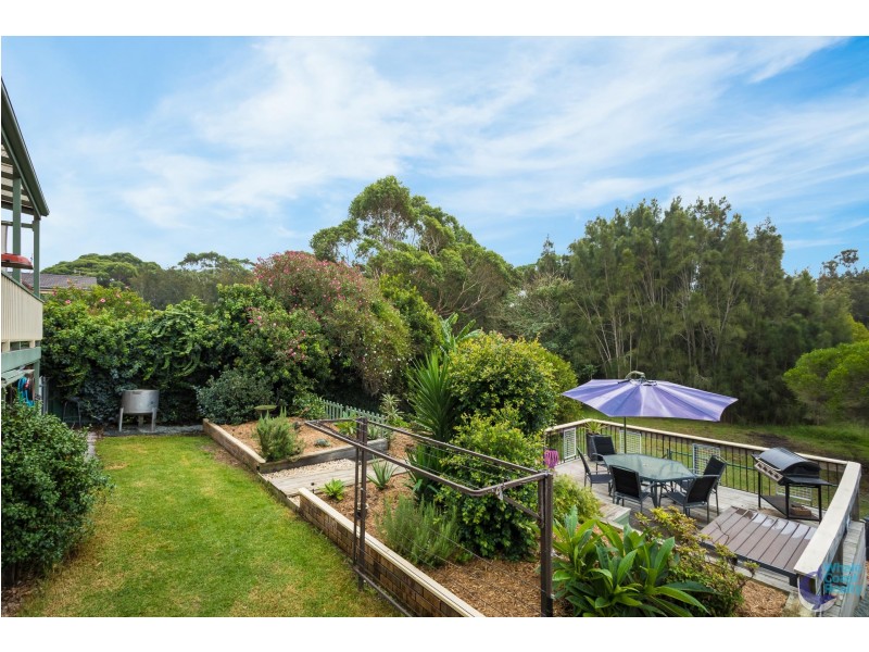 17 Lakeside Drive, Kianga NSW 2546