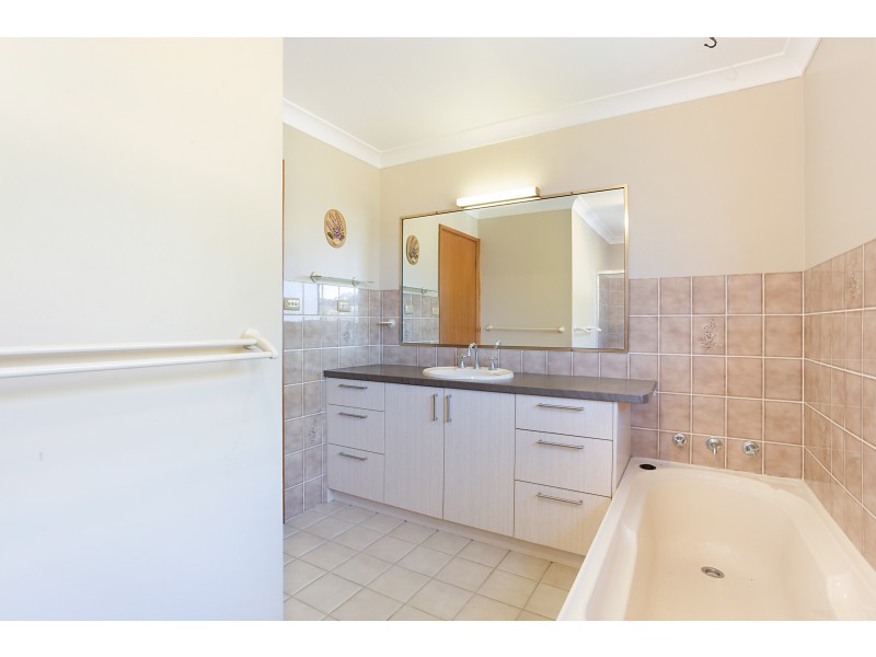 41 Attunga Street, Dalmeny NSW 2546