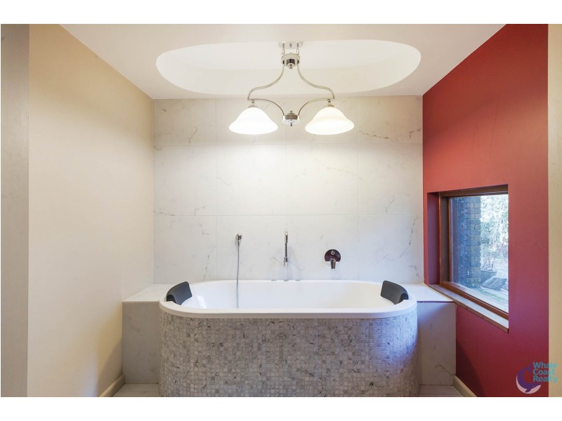 23 Eastaway Avenue, North Narooma NSW 2546