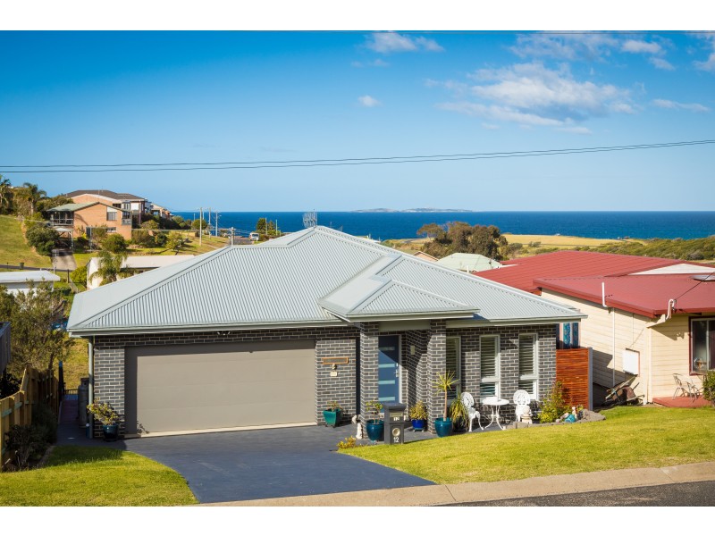 12 Baldwin Avenue, Kianga NSW 2546