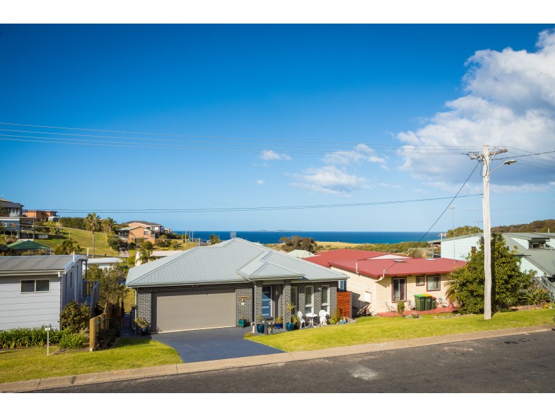 12 Baldwin Avenue, Kianga NSW 2546