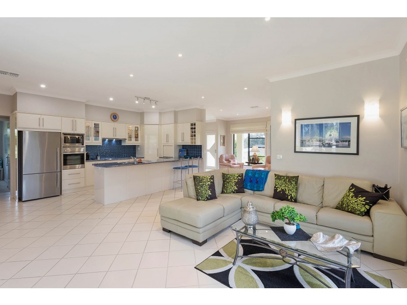 44 Dawn Parade, Kianga NSW 2546