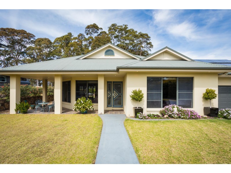 44 Dawn Parade, Kianga NSW 2546