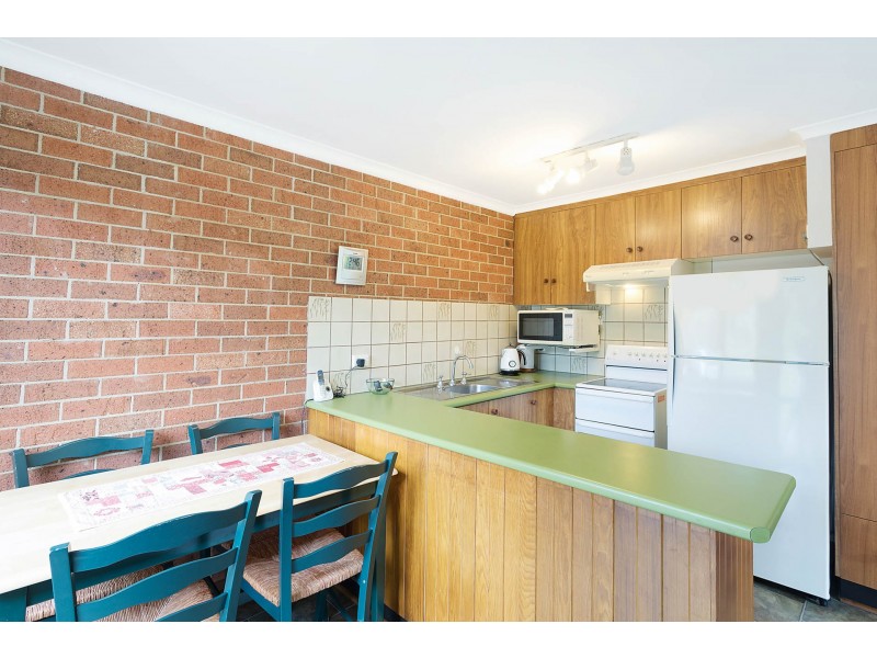 2/23 Collins Crescent, Narooma NSW 2546