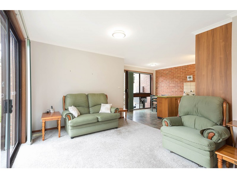 2/23 Collins Crescent, Narooma NSW 2546