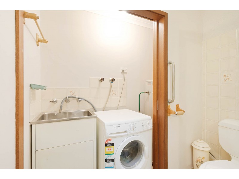 2/23 Collins Crescent, Narooma NSW 2546