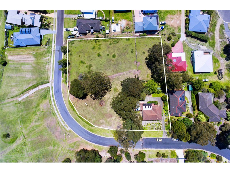 37 Warbler Crescent, North Narooma NSW 2546