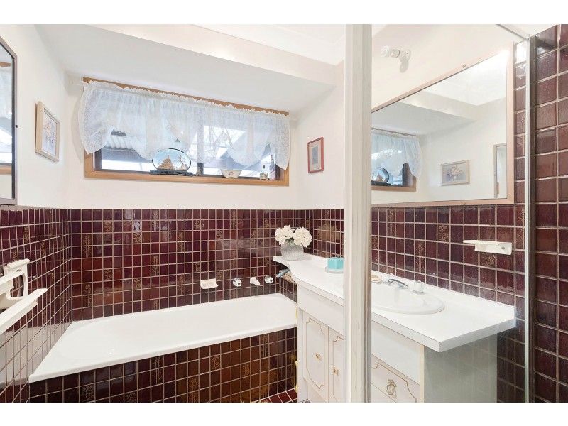 37 Warbler Crescent, North Narooma NSW 2546