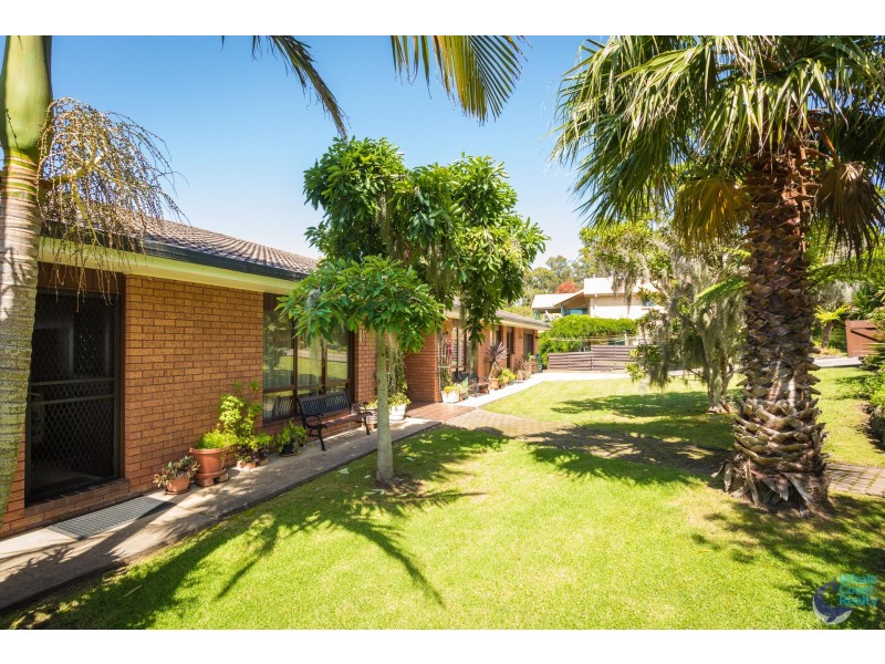 25 Hillcrest Avenue, North Narooma NSW 2546