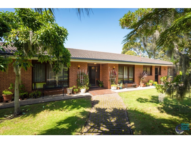 25 Hillcrest Avenue, North Narooma NSW 2546