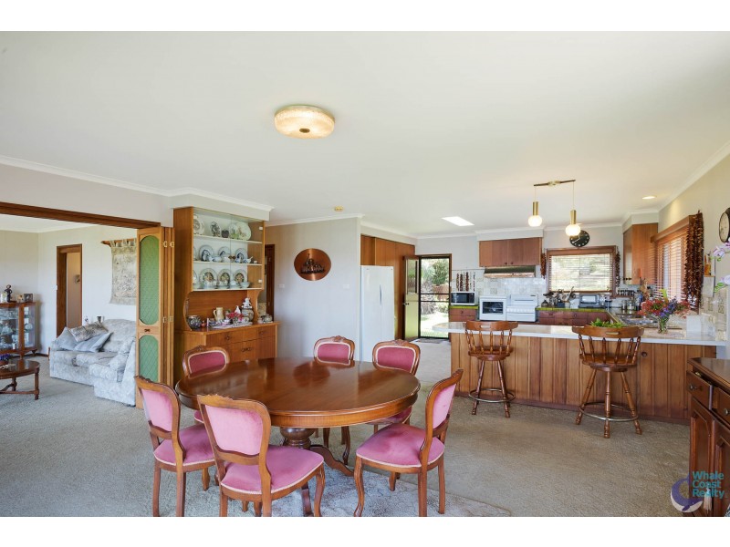 25 Hillcrest Avenue, North Narooma NSW 2546