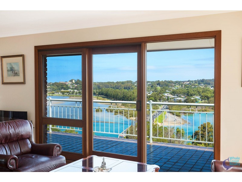 11 Hillcrest Avenue, North Narooma NSW 2546