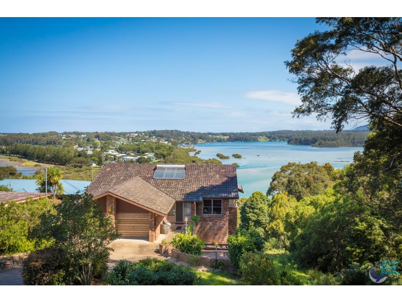 11 Hillcrest Avenue, North Narooma NSW 2546