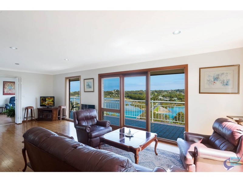 11 Hillcrest Avenue, North Narooma NSW 2546