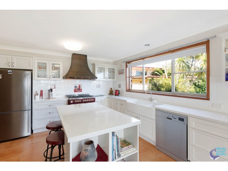 11 Hillcrest Avenue, North Narooma NSW 2546