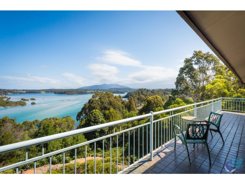 11 Hillcrest Avenue, North Narooma NSW 2546