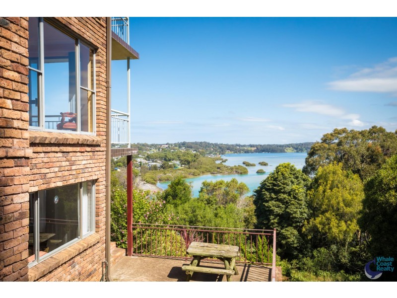 11 Hillcrest Avenue, North Narooma NSW 2546