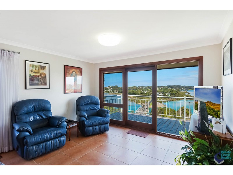 11 Hillcrest Avenue, North Narooma NSW 2546