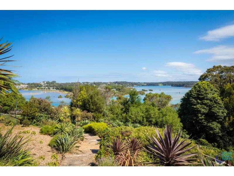 11 Hillcrest Avenue, North Narooma NSW 2546