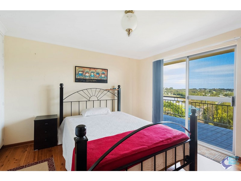 11 Hillcrest Avenue, North Narooma NSW 2546