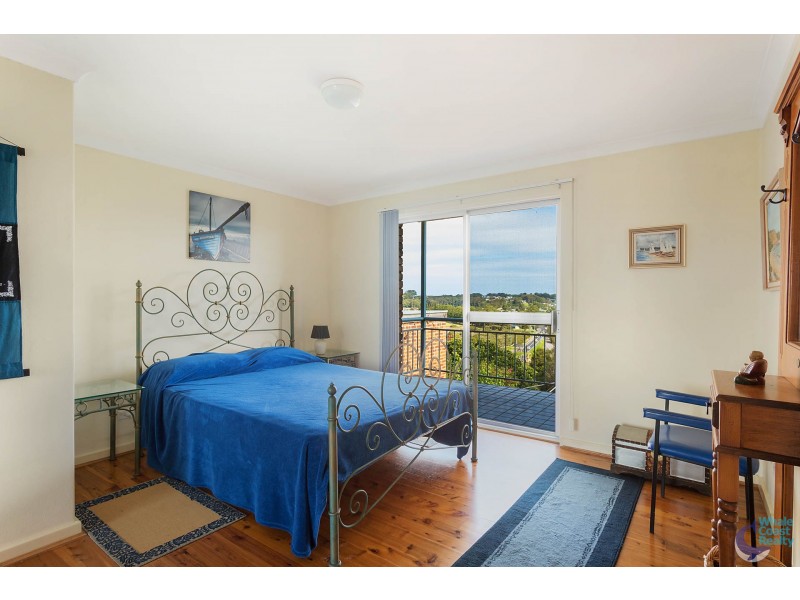 11 Hillcrest Avenue, North Narooma NSW 2546