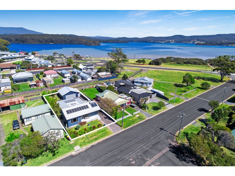 8 Lynch Street, Narooma NSW 2546