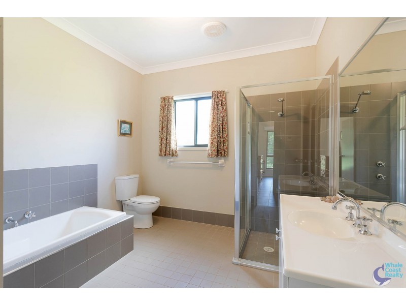 75 Rainforest Parkway, Narooma NSW 2546
