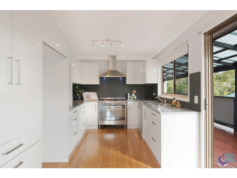 33 Goolara Avenue, Dalmeny NSW 2546