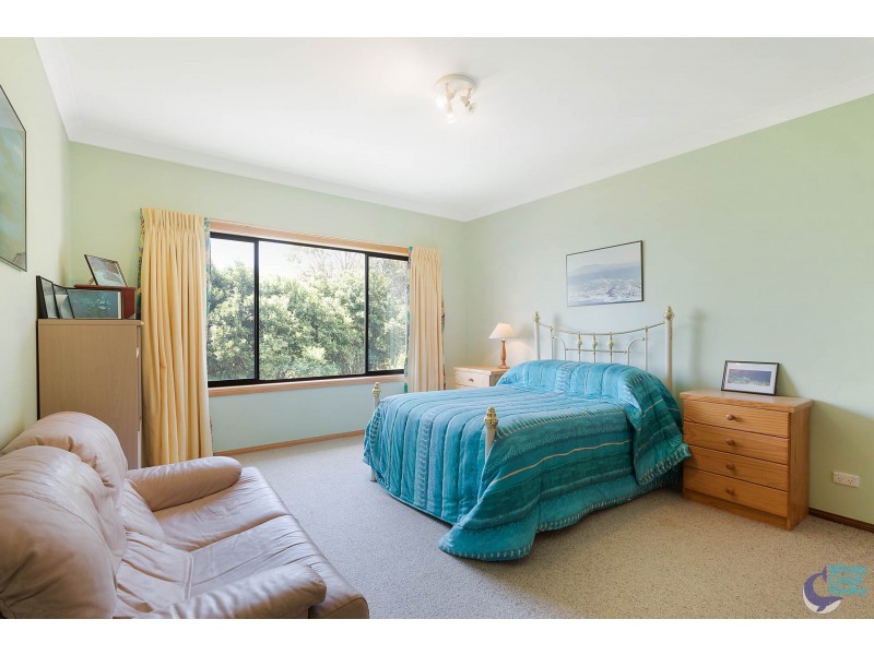 36 Warbler Crescent, North Narooma NSW 2546
