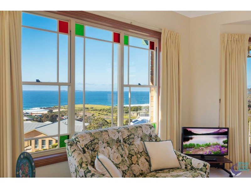 17 Dawn Parade, Kianga NSW 2546