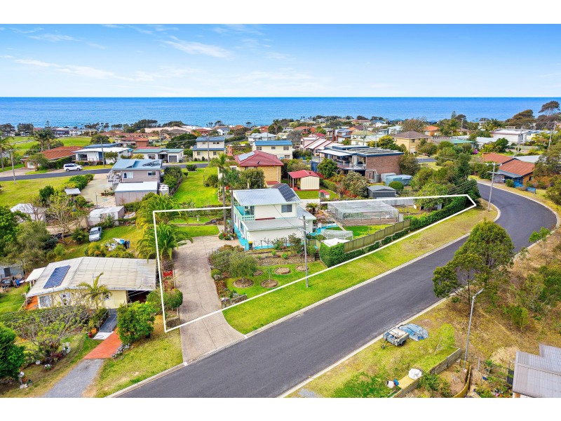 32 Thomson Parade, Dalmeny NSW 2546