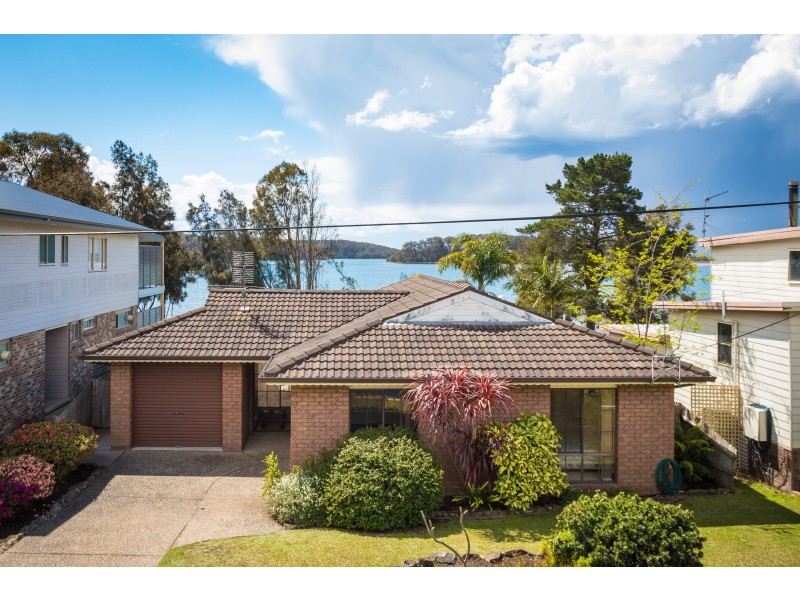 19 Myuna Street, Dalmeny NSW 2546