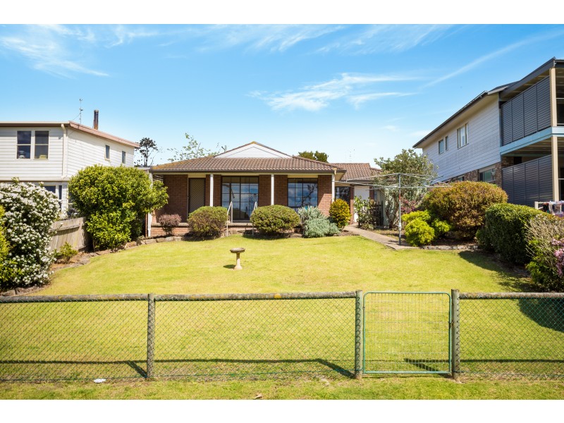 19 Myuna Street, Dalmeny NSW 2546