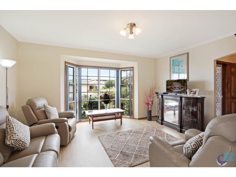 3 Sunset Boulevard, Kianga NSW 2546