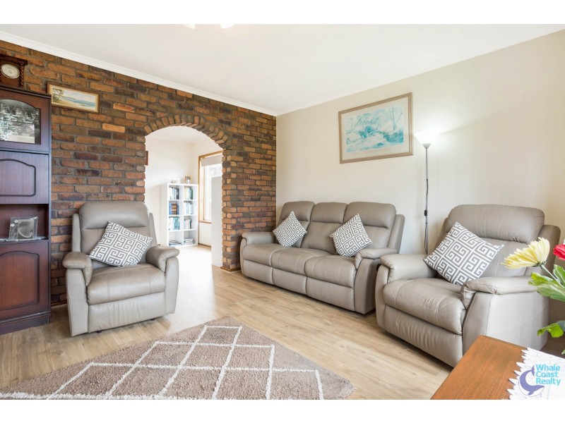 3 Sunset Boulevard, Kianga NSW 2546