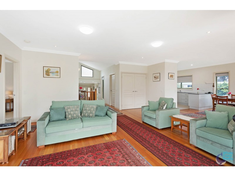 33 Dawn Parade, Kianga NSW 2546