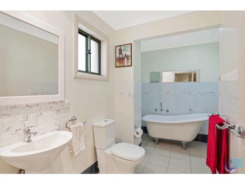 33 Dawn Parade, Kianga NSW 2546