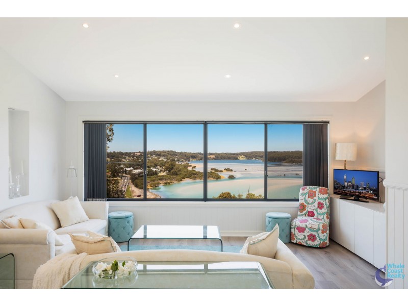 9 Hillcrest Avenue, North Narooma NSW 2546