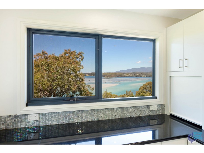 9 Hillcrest Avenue, North Narooma NSW 2546