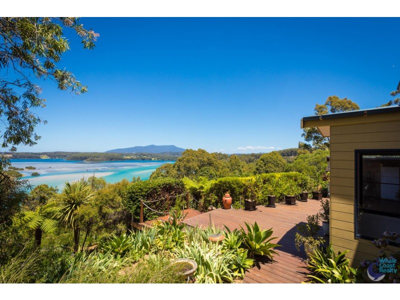 9 Hillcrest Avenue, North Narooma NSW 2546