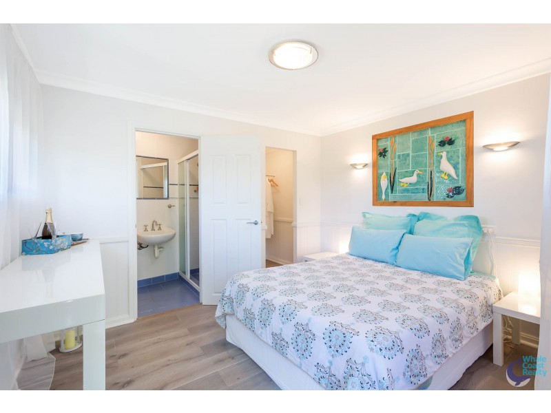 9 Hillcrest Avenue, North Narooma NSW 2546