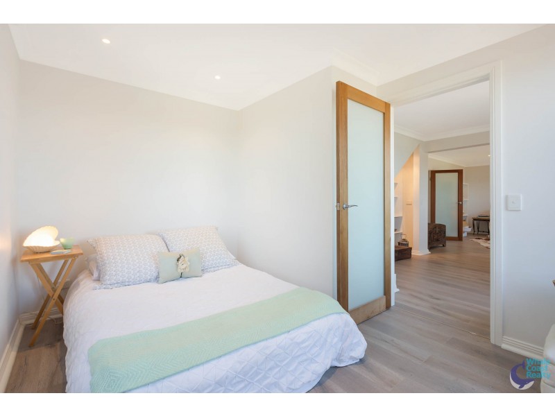 9 Hillcrest Avenue, North Narooma NSW 2546