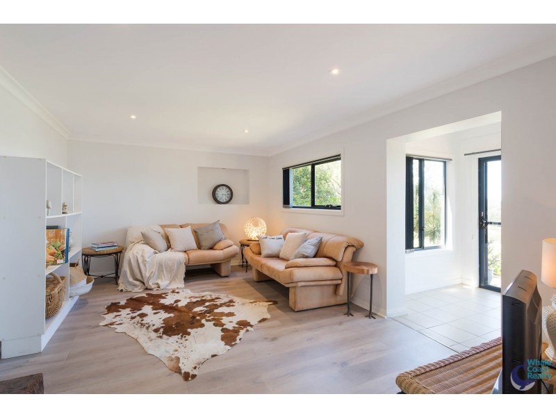 9 Hillcrest Avenue, North Narooma NSW 2546